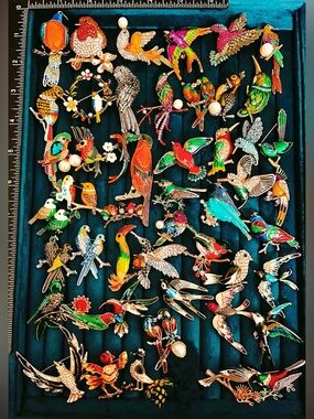 Lot of 50 Mixed Bird Brooches Pins Enamel Crystal Rhinestone Costume Jewelry